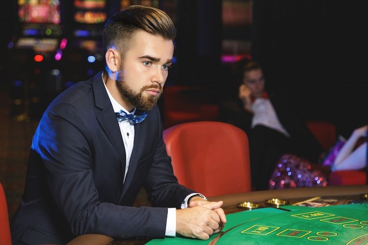 Simbol wildcard dan scatter dalam permainan Treasures Aztec